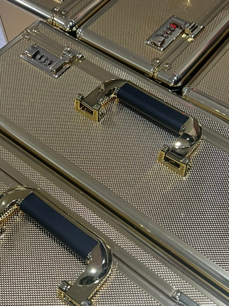 Ace ultra — gallery photo 2 of disposables from Real Duck Distro